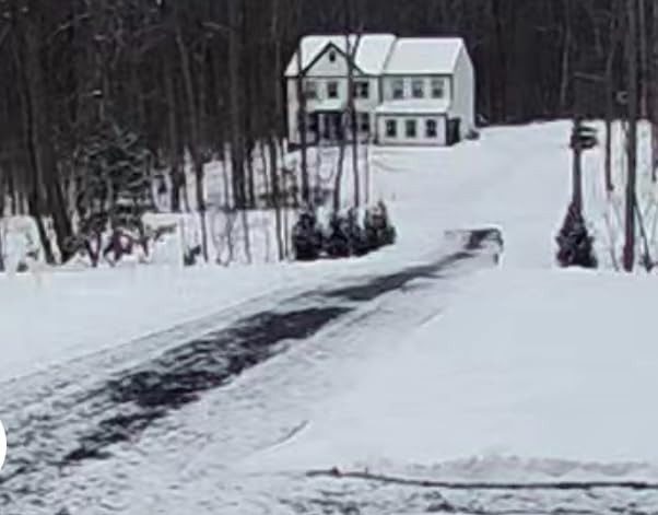 Alaskan Pet Friendly Ice Melter, prevents paw pads from drying – 4.5 kg photo review