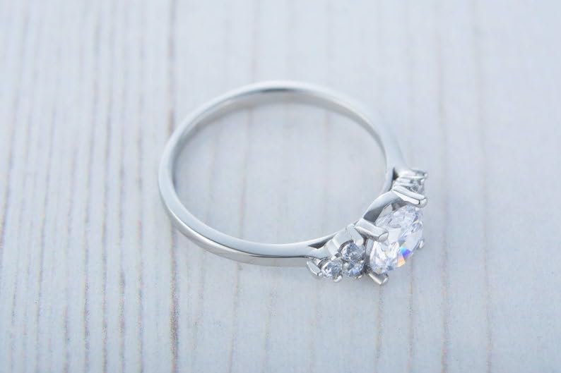 Bague moissanite transparente en argent 925 sterling imposante facettée