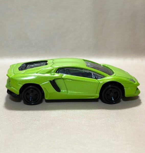 トミカ　ランボルギーニ LP700 Amazon.co.jp: トミカ ランボルギーニ アヴェンタドール LP700-4