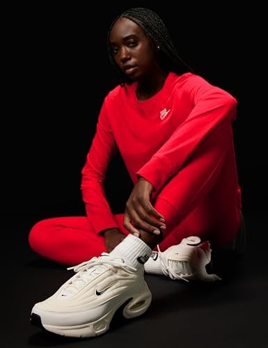 women wearing air max