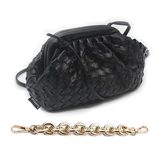 25 Chic Winter Work Outfits for Women – Stylish Office Looks for Cold Weather Clutch Purse