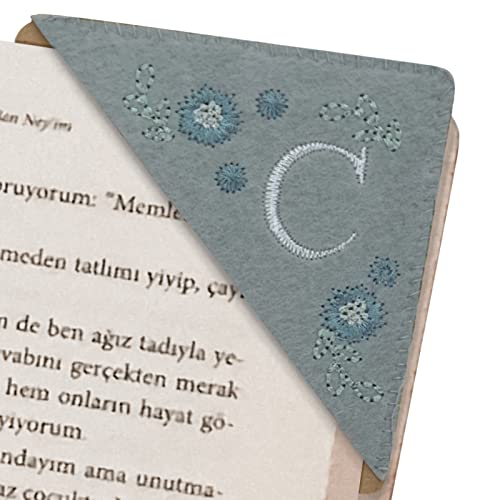 Zuihug Embroidered Corner Bookmark - DIY Custom Bookmarks with 26 Letters Felt Triangle Design - Embroidered and Handcrafted for Your Reading Pleasure (Winter, C)