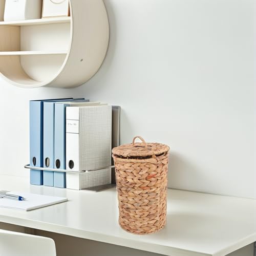 Charme rustique d'une corbeille tressée de salle de bain - 4