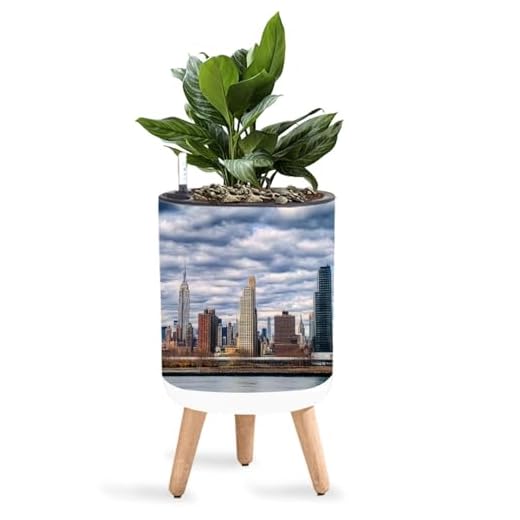8.7" Self-Watering Plant Pot