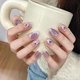 Comode da usare, queste colle sulle unghie sono progettate secondo la curvatura delle unghie femminili, con spessore moderato, naturali, più naturali e comode da usare