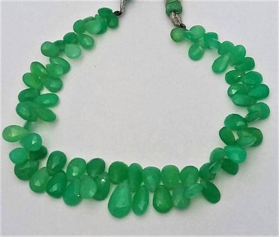 Chrysoprase beads en rang de poires facettées à offrir à un passionné de loisirs créatifs