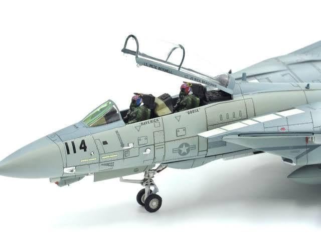 キャラクター Calibre Wings F-14A Ghostrider Top Gun Amazon | Calibre Wings 1/72 完成品 for TOP GUN F-14A for