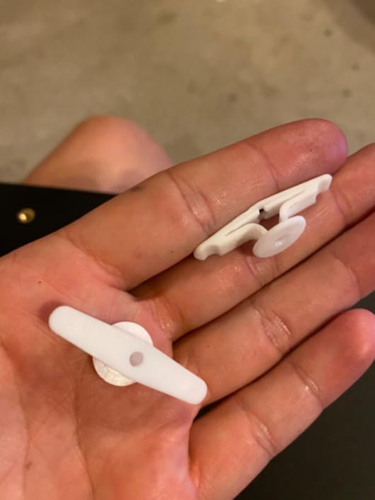 Vista 3 de Soporte de Montaje para Placa de Matrícula Delantera Kit de Adaptador de Orificio Redondo para SubaruJuego de Soportes de Placa de Plástico con 2