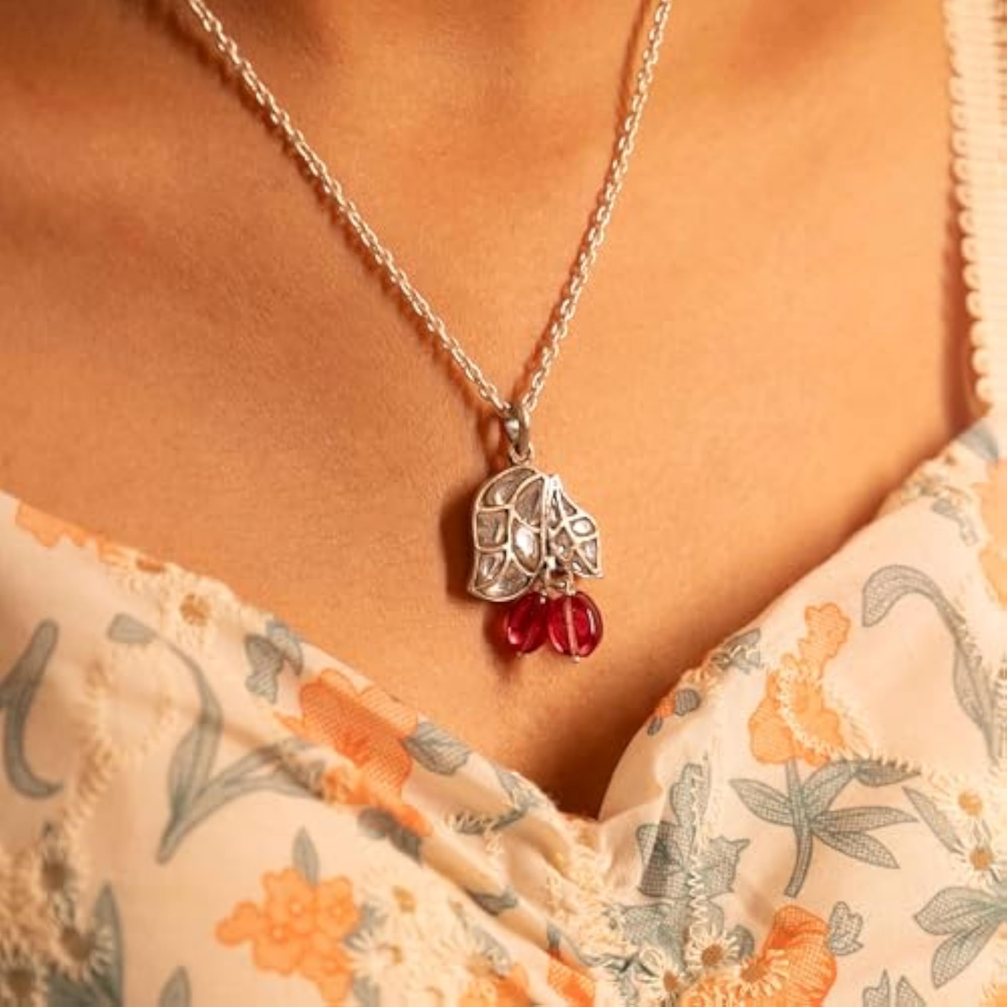 925 Sterling Silver Essence Dual Leaf Kundan Pink Drop Pendant