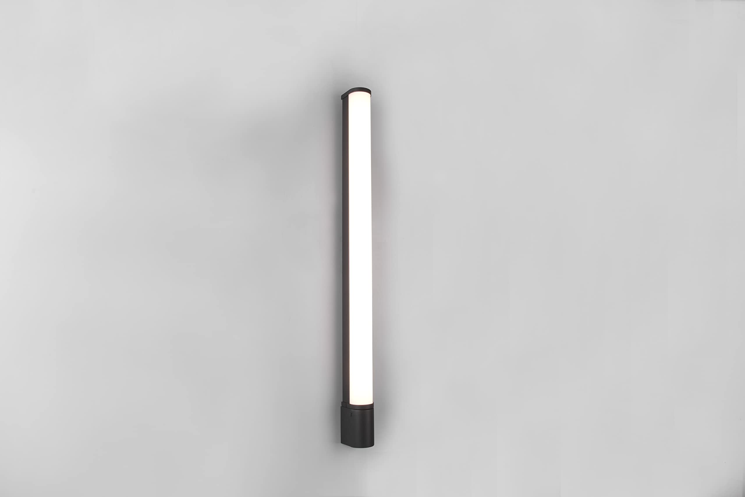 Trio Leuchten Piera 284077932 - Lampada da parete a LED da bagno, in plastica nera opaca, con LED da 16 Watt, interruttore, presa elettrica