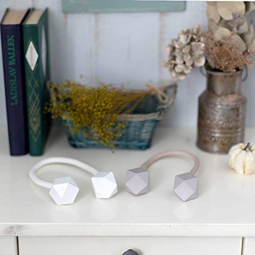 『ワイヤーカーテンタッセルジオメトリック』