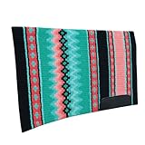 Confort et fonctionnalité : la laine douce et rembourrée offre un confort inégalé tandis que ses propriétés d'évacuation de l'humidité empêchent la surchauffe, idéale pour les longs trajets ou les compétitions intenses.