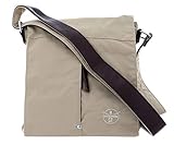 Nicht nur das leichte Material und sportliche Design machen die CHIEMSEE Tasche zum wahren Must-Have, sondern auch die hervorragende Ausstattung, die Ihnen mehr Flexibilität im Alltag beschert. Gemeinsam mit der Umhängetasche können Sie alles meistern! Maße: 24 x 25 x 7 cm