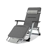 Faites passer chaque chaise de position verticale à inclinable avec un simple changement de poids. Les deux se replient pour un rangement facile.