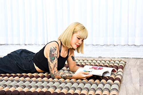 Image of Leewadee - Foldable Floor Mattress - Japanese Roll Up Futon -Trifold Tatami Mat- Guest Floor Bed - Camping Mattress - Thai Massage Mat, Kapok Filled, 75 x 57 inches, Brown