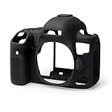 harga canon eos 500d Selbst mit übergezogener Schutzhülle bleibt die Kamera beinahe uneingeschränkt bedienbar. Das Akkufach und der Speicherkartenslot sind weiterhin zugänglich.