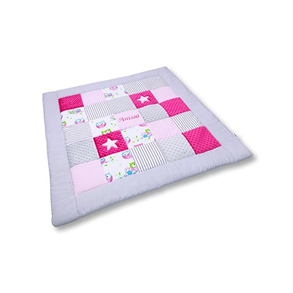 Amilian® Krabbeldecke Patchworkdecke Spieldecke Decke mit Namen und Datum (M056)