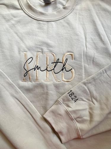 NAZENTI Custom Embroidered Mr & Mrs Sweatshirt & Hoodie, Personalized Couple Names, Custom Date On Sleeve, Engagement Gift4