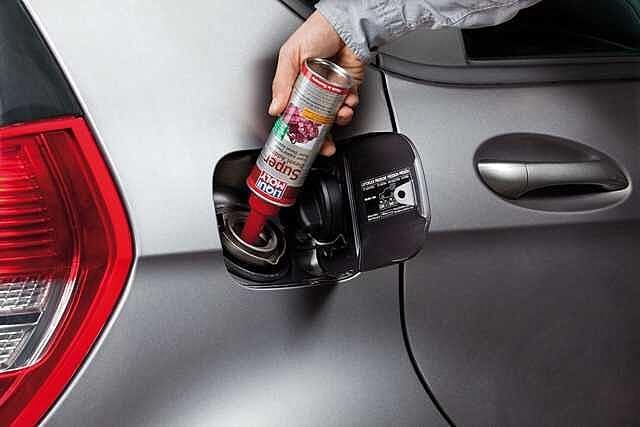 Liqui Moly Super Diesel Additive 300 ml – Diesel Fuel System Cleaner & Injector Cleaner – Improves Cetane, Reduces Fuel Consumption, Protects Fuel Pump & Injectors — view 2