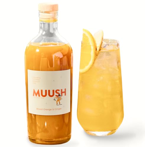 MUUSH Bebida de jugo cordial de naranja sanguina y jengibre, 70 cl x 1 botella, bebida vegana baja en azúcar, mezclador sin alcohol, mezcla de superalimentos de melena de león y cordyceps para