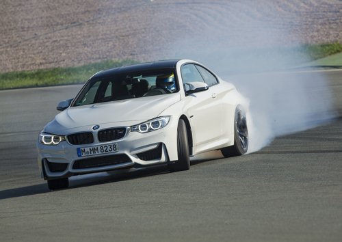 �|�X�^�[ A4 �p�^�[��D ���E�̃X�[�p�[�J�[�uBMW M4 Coupe�v����v�����g