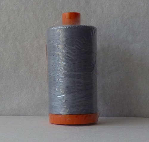 Fil de coton Mako 50 WT Aurifil 2610 bleu clair gris grande bobine 1300 m