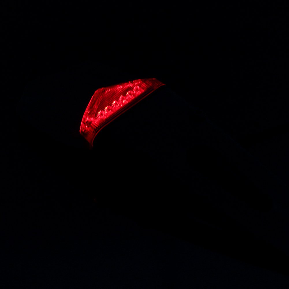 Feu Stop, Keenso Feux de Frein Arrière Rouge Lumière Moto pour Garde-Boue LED Triangle Lampe de Recul Plaque D'immatriculation Universel