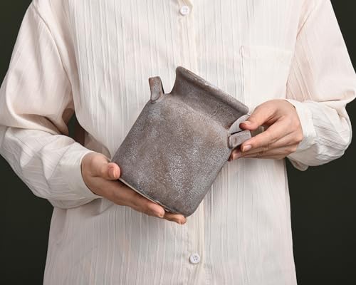 Quoowiit Ceramic Rustic Farmhouse Vase, Distressed Decorative Flower Vases for Home Decor, Ideal Shelf Decor, Boho Vase for Living Room Bedroom Kitchen Office Centerpiece Table Decorations