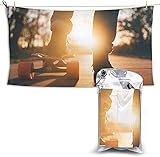 MATÉRIEL: 100% microfibre de haute qualité. Doux, léger et durable, se plie minuscule, bien plus petit et plus compact lorsqu'il est pliable mais plus grand lorsqu'il est déplié, lavable et séchable en machine, pas de décoloration, pas de rétrécissement. Imprimé intégral sur une face. Un côté est le motif, l'autre côté est blanc.