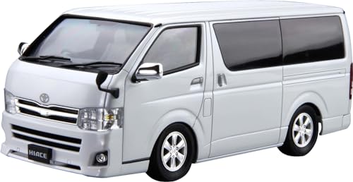 Aoshima Toyota TRG200V Hiace Super GL ’10 1:24 Model Kit