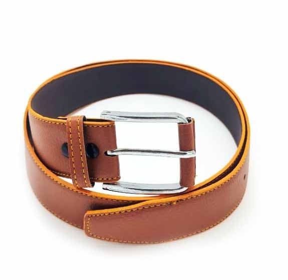 UNAGARRISE Men's Khaki Leatherette Belt - Image 1