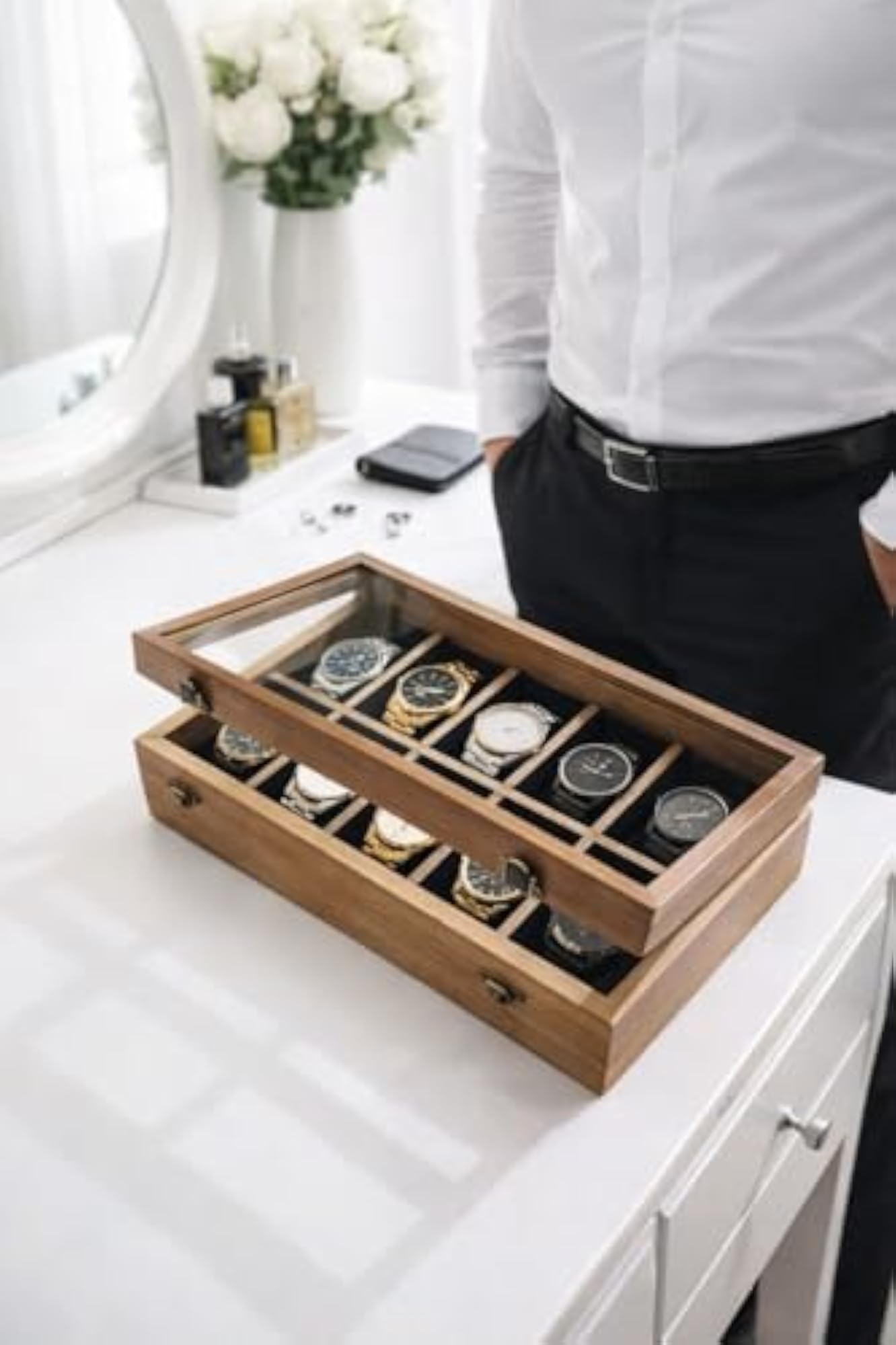 Wooden Watch Case with Glass Lid for Dust Protection