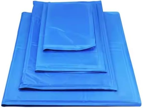 Imagem superior destacando mantas azuis com fundo branco.