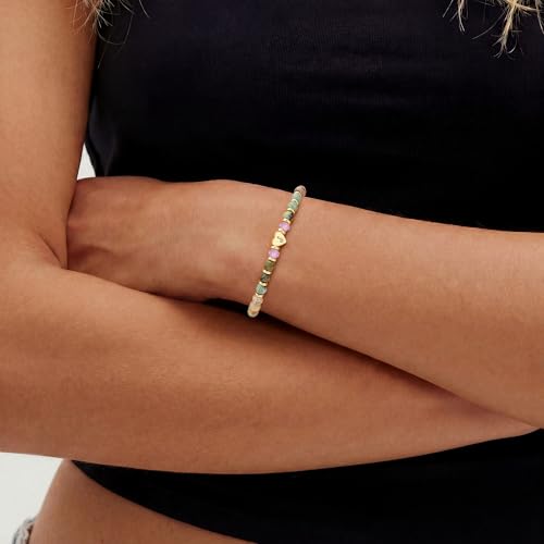 Bracelet initiale cœur hypoallergénique en or pour éviter les rougeurs