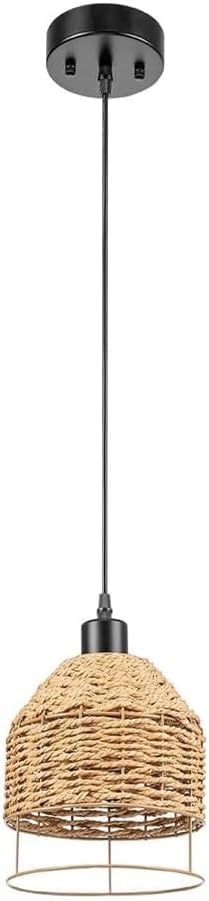 Lustre en bambou beige avec auvent pour éclairer efficacement une entrée sombre et un escalier