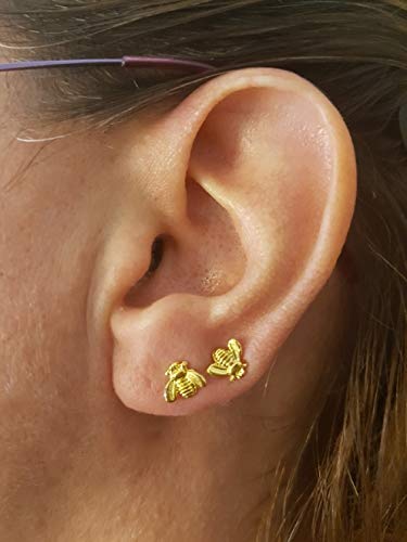 RUIZHEN Cute Honey Bee Earrings Tiny Bee Stud Earrings for Girls4