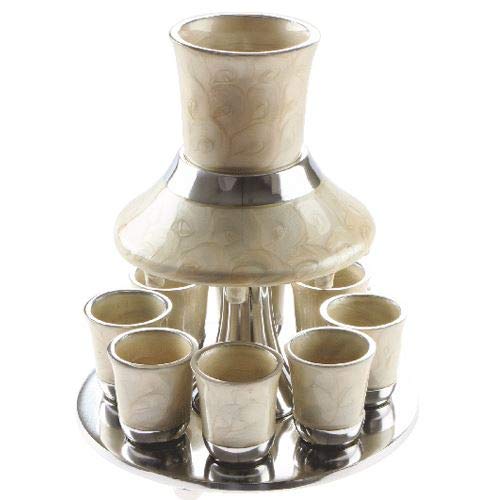 Fontaine à vin anti tache nappe avec 8 petits verres de Kiddouch en alu