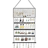 Gain de place : notre présentoir à bijoux mural ne prend pas de place sur la table et peut contenir tous vos bijoux tels que des boucles d'oreilles, des colliers, des bracelets et bien plus encore. Grâce à sa chaîne en métal, elle peut être accrochée n'importe où. Ce présentoir à boucles d'oreilles est pliable et léger. Elle peut être facilement emballée pour le transport et le stockage.