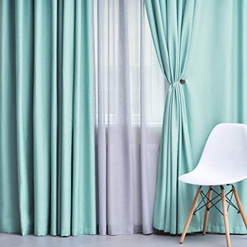Cortinas modernas para evitar reflejos molestos en el salón de casa 7