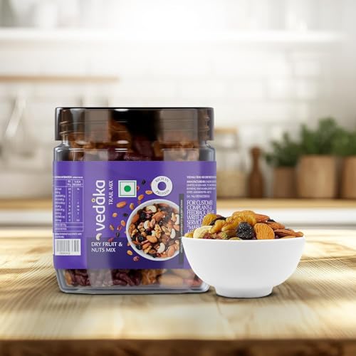 Image of Amazon Brand - Vedaka Dry Fruits and Nuts Mix |200 gm | Almond, Cashew, Walnut, Pistachio, Cranberry and Raisin | Healthy Snacking
