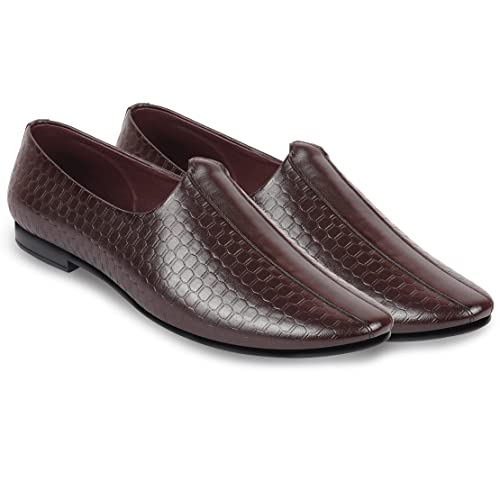 FAUSTO Basics Men Embossed Design Ethnic Slip On Juttis and Mojaris