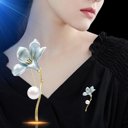 Broche magnolia bleu perles d'eau douce pour accessoiriser robe