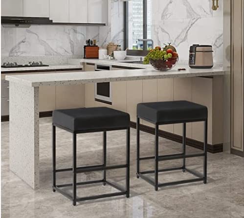 YMYNY Tabouret de Bar Lot de 2 avec Repose-Pieds, Chaise de Cuisine avec Rembourrage en Mousse, Cadre en Fer Forgé, Matériau PU sans Dos pour Salle À Manger, L'intérieur et L'extérieur Noir HBS088B Cover