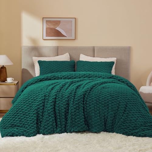 BEDELITE Fluffy King Size Comforter Set - Dark Green Fleece Soft Comforter for King Size Bed, Luxury Warm Bedding Set for Winter, Fuzzy Bed Set 3 Pieces (1 Comforter, 2 Pillowcases)