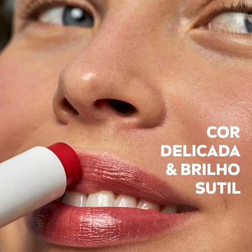 NIVEA Hidratante Labial Morango Shine 4,8g - Cuidado intensivo para seus lábios, hidratação prolongada, delicioso aroma de morango, pigmentos brilhantes e cor delicada
