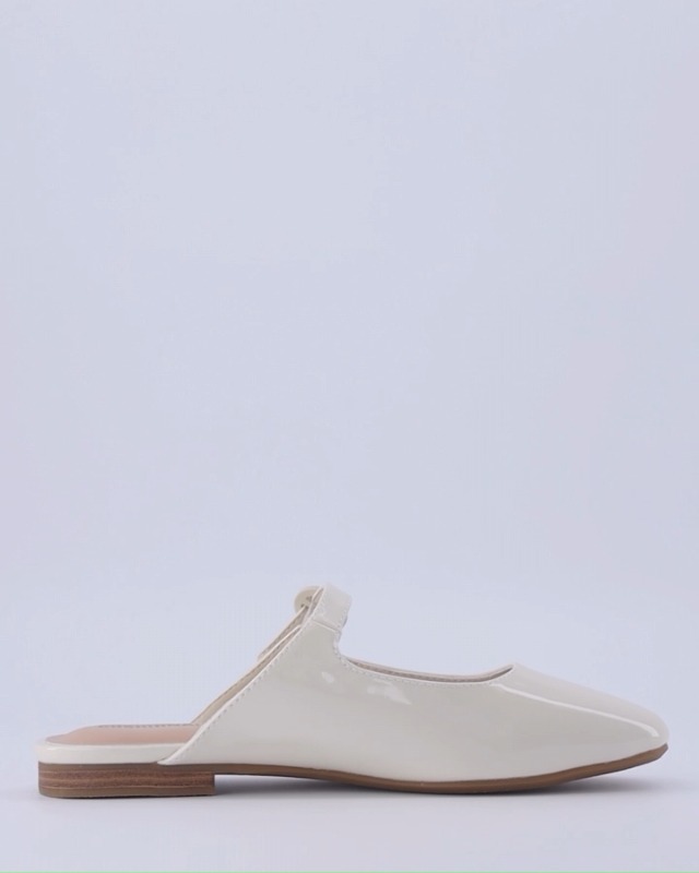 Amazon.com | CUSHIONAIRE Women's Jackpot Mary Jane Mule +Memory