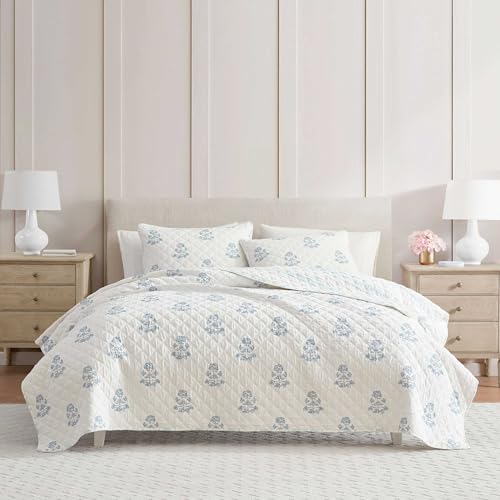 Martha Stewart - Twin Quilt Set, Natural Cotton-Blend Quilted Bed Set, Incredibly Soft w/Moisture-Wicking Fibers, Reversible w/Matching Pillowcases, 2 Piece Bed Set (Flower Block Print Blue)