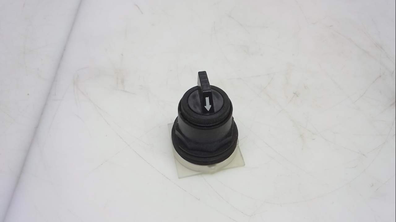 1- SQUARE D 9001SKS43B SELECTOR KNOB 3 POSITION MAINTAINED SWITCH
