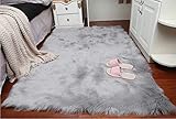 💕Weiches umweltfreundliches Material: Die überlegene umweltfreundliche Kunstwolle, die nicht vergießt und allergisch ist. Der zottelige Teppich verleiht Ihrem Zuhause nicht nur Klasse, sondern bietet auch außergewöhnlichen Komfort. Aufgrund seines einzigartigen Komforts wird Ihr Hund ihn lieben.
