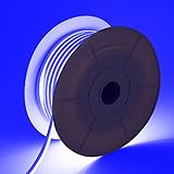 【Flujo Luminoso】La fuente lumínica que incorpora ofrece un flujo luminoso de: 900 lm/m proporcionando una iluminación constante e instantánea.